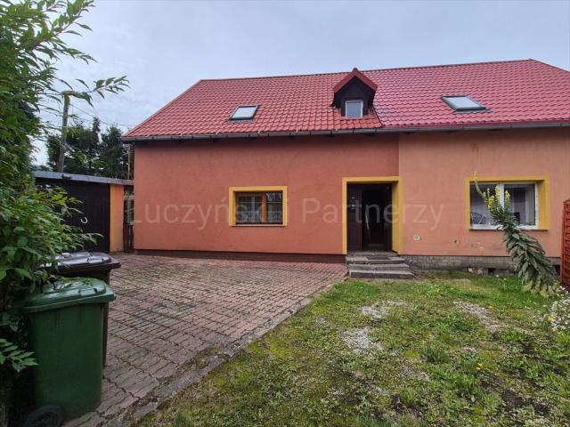 Polecam dwupoziomowe mieszkanie 66 m² z garażem i ogrodem