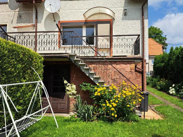 Polecam dom 102 m² nad jeziorem z tarasem i garażem