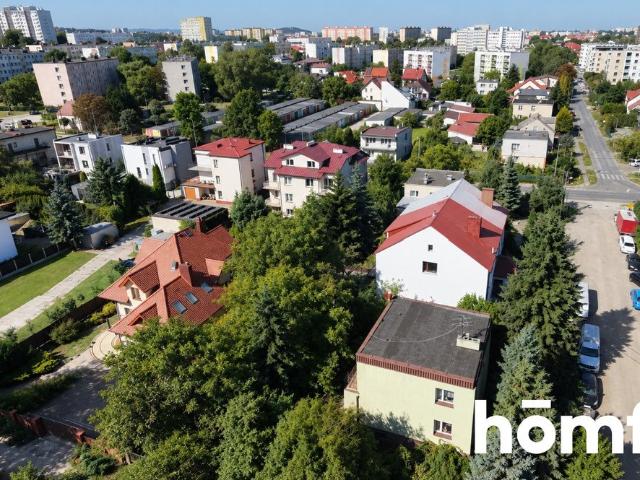 Polecam dom 128 m² z dużą działką 817 m² w Kielcach