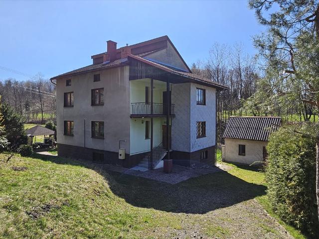 Polecam dom 150 m² z dwoma niezależnymi mieszkaniami w Zagórniku