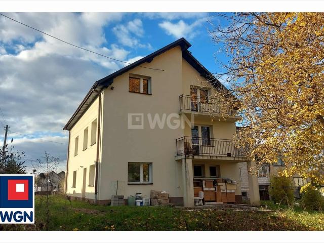 Polecam dom 176 m² pod inwestycję w Piekoszowie