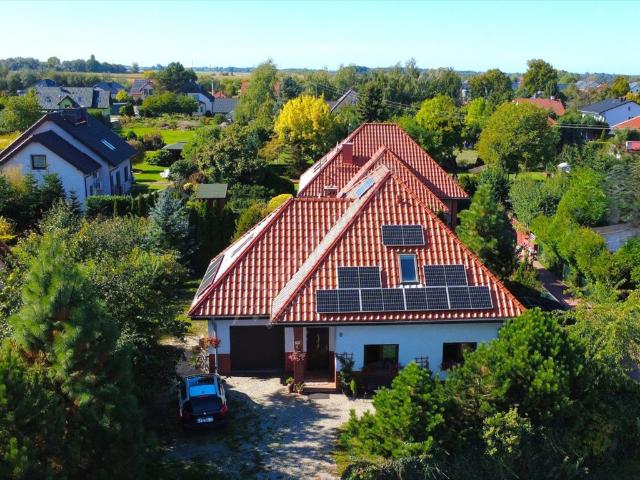 Polecam dom 180 m² z garażem, tarasem i fotowoltaiką