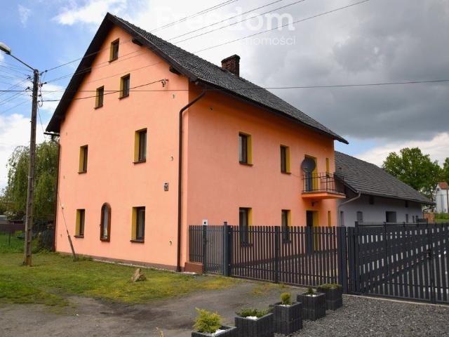 Polecam dom 195 m² z garażem i budynkami gospodarczymi