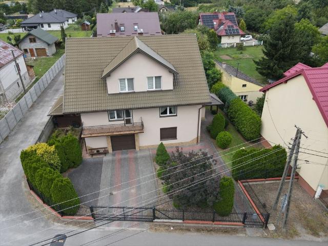 Polecam! Dom 291 m² z potencjałem, 3 kondygnacje, 800 m² działki