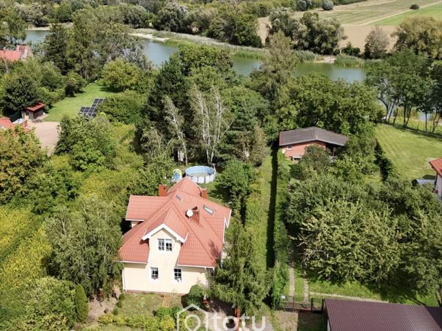 Polecam dom wolnostojący 145 m² z dużym ogrodem blisko jeziora