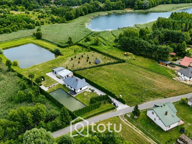 Polecam dom z 2016 r. z garażem, działka 11 116 m², blisko natury
