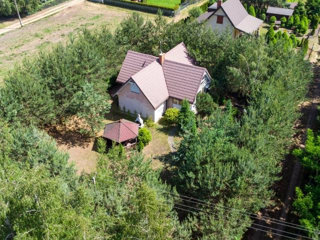 Polecam dom rekreacyjny 110 m² z prywatnym pomostem nad jeziorem