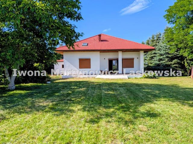 Polecam elegancki dom 198 m² z garażem, ogród i nowoczesne wykończenie