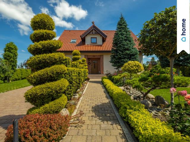 Polecam funkcjonalny dom 128 m² w Szczęsnem z ogrodem i garażem