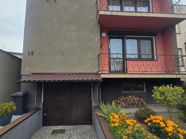 Polecam funkcjonalny dom 150 m² z garażem i balkonami