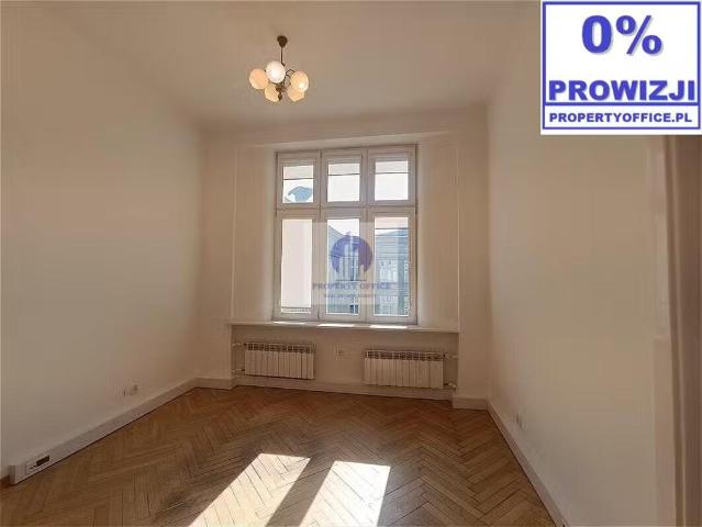 Polecam funkcjonalny lokal biurowy 21 m² w odrestaurowanej kamienicy