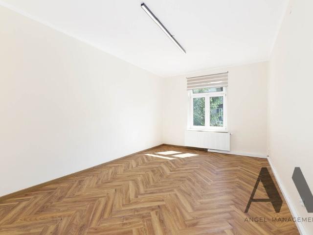 Polecam jasny lokal 76 m² na Osiedlu Oficerskim w Krakowie