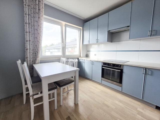 Polecam jasne 2 pokojowe mieszkanie 45,19 m² z balkonem na Klinach