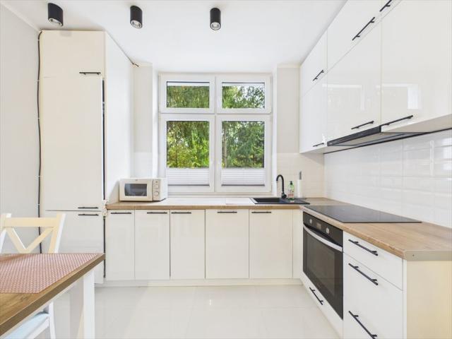 Polecam jasne 2 pokojowe mieszkanie 31,47 m² po remoncie w Wawrze