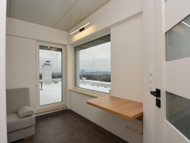 Polecam kawalerkę 15 m² z widokiem na las i Kielce