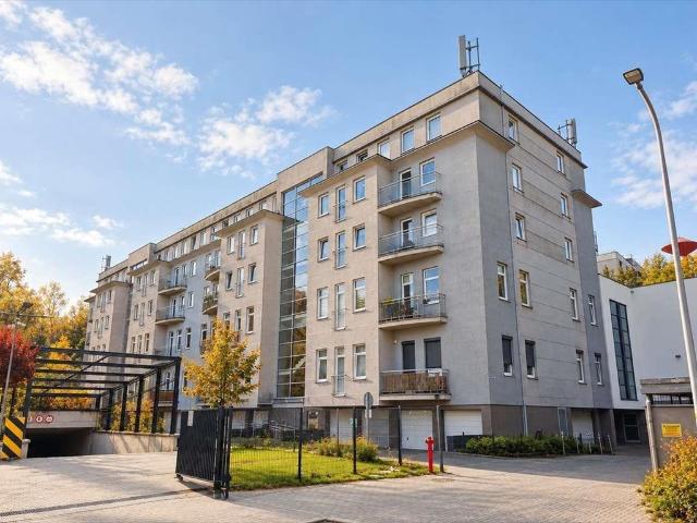 Polecam kawalerkę 34,1 m² na Jeżycach z balkonem i potencjałem aranżacyjnym