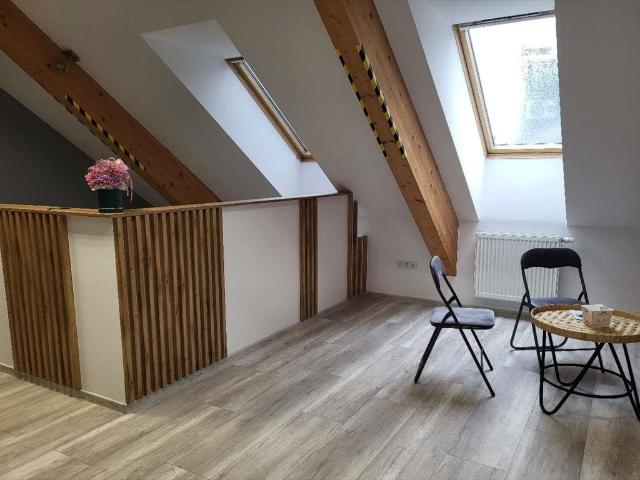 Polecam klimatyzowany lokal 83 m² z recepcją i gabinetami