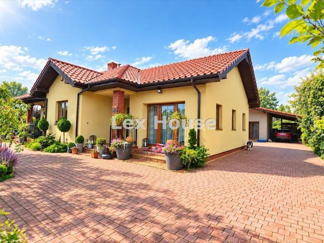 Polecam komfortową parterówkę 142 m² z ogrodem i domkiem w Podańsku