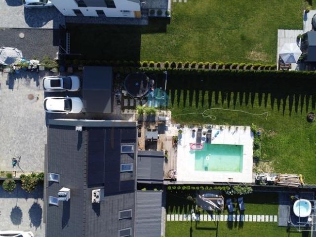 Polecam komfortowy dom bliźniak 93 m² z basenem i ogrodem