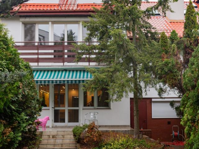 Polecam komfortowy segment 207 m² na Ursynowie z ogrodem i garażem