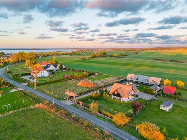 Polecam kompleks wypoczynkowy nad morzem 749 m² w Cisowie