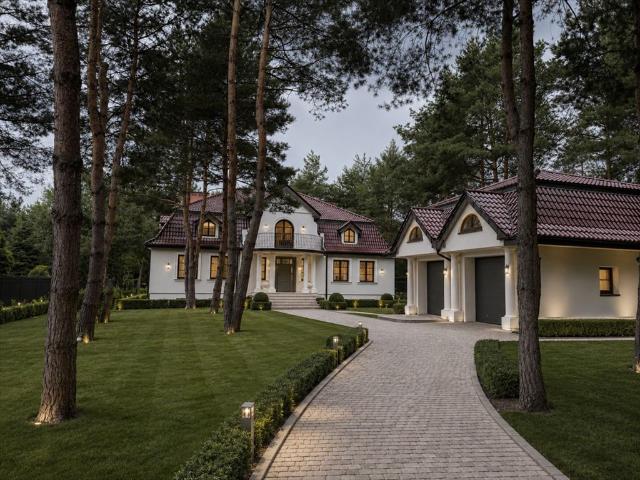 Polecam luksusową rezydencję 786 m² z gotowym projektem wnętrz