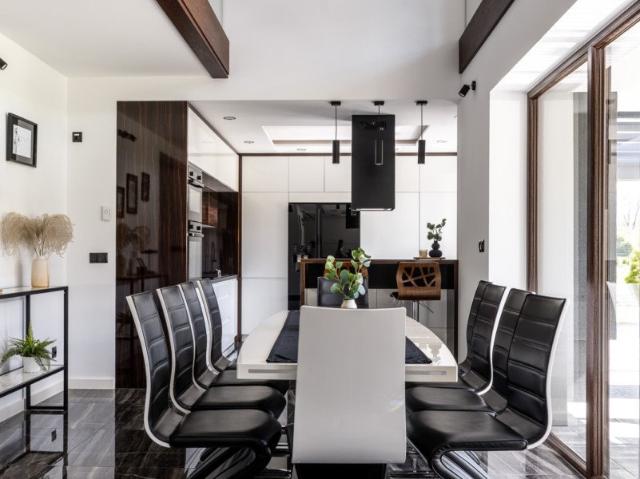 Polecam luksusową rezydencję 220 m² z nowoczesnym designem