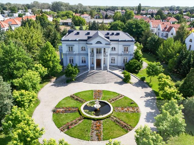 Polecam luksusową willę 1125 m² z basenem na Wilanowie