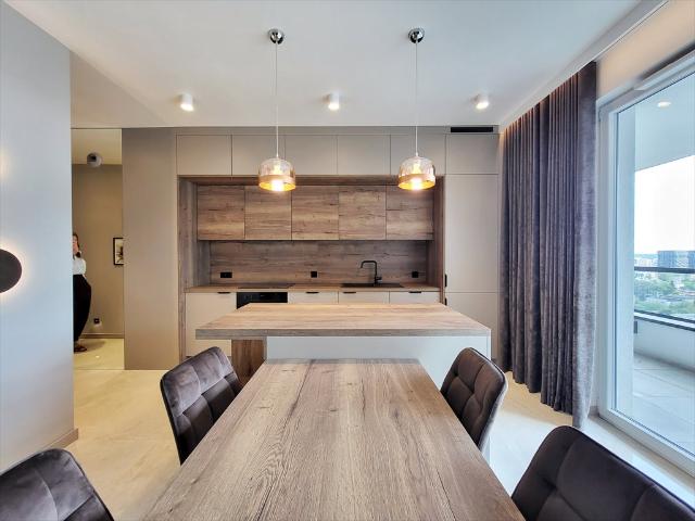 Polecam luksusowe 100 m² apartament z panoramicznym widokiem