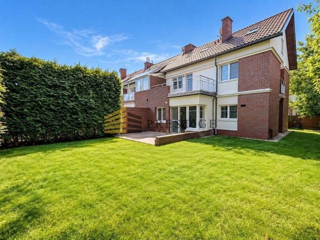 Polecam luksusowy dom 200 m² na prestiżowym osiedlu Konstancja