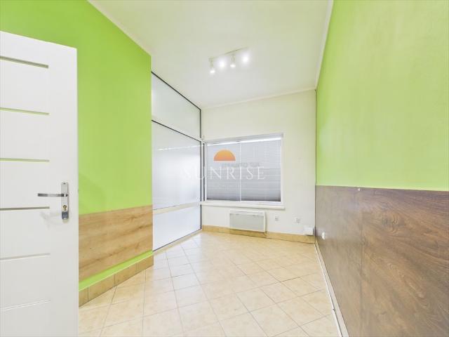 Polecam lokal medyczny 28 m² na Placu Evry w Nowym Targu