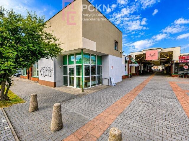 Polecam lokal użytkowy 80,75 m² w Opolu z dużymi witrynami