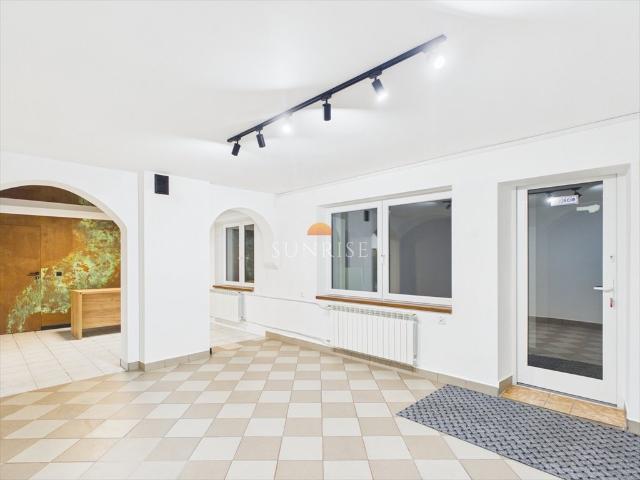 Polecam lokal usługowy 65 m² z dużą działką 2157 m² w Tylmanowej