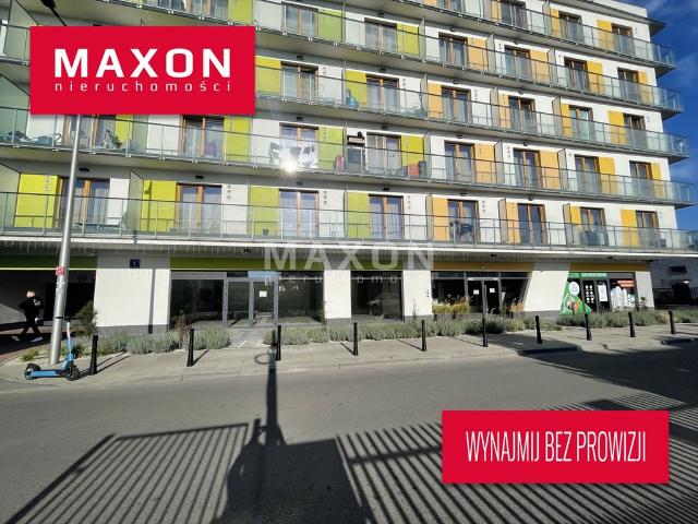 Lokal 60 m² z witrynami w nowoczesnym budynku polecam