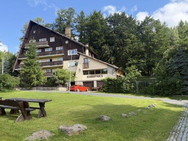 Polecam pensjonat 800 m² z widokiem na Karkonosze w Karpaczu