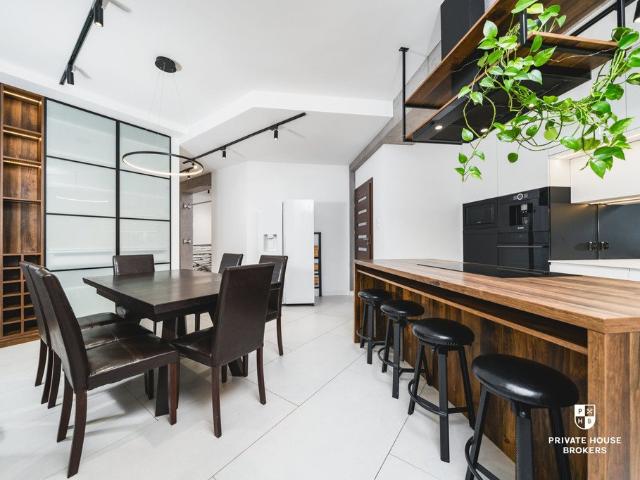 Polecam przestronny dwupoziomowy apartament 117 m² z tarasem i ogrodem
