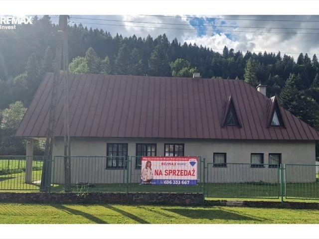 Przestronny dom 410 m² z ogrodem i dostępem do rzeczki