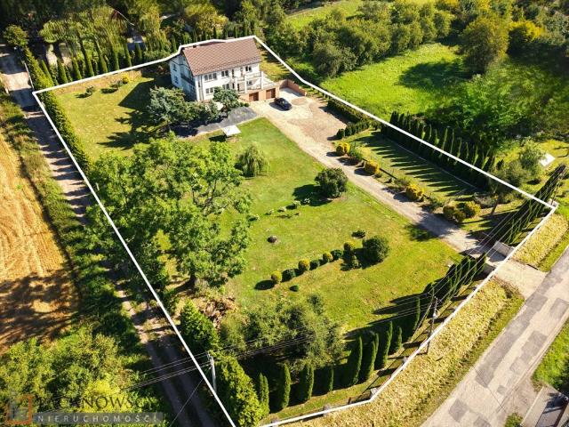 Polecam przestronny dom 411 m² w Michałowicach
