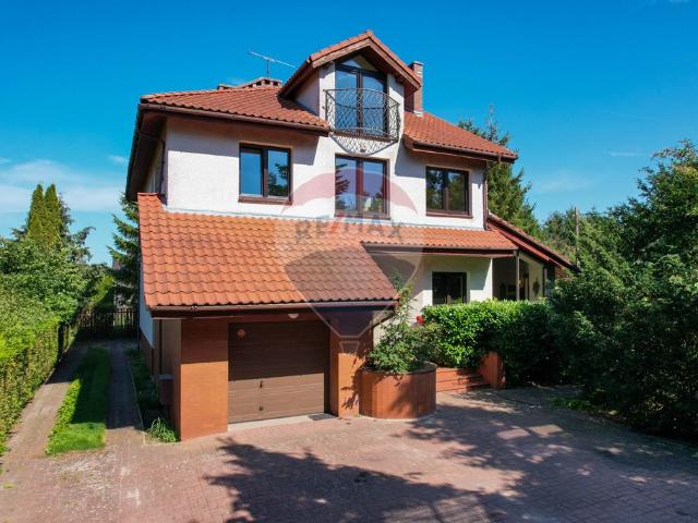 Polecam przestronny dom 450 m² z niezależnym apartamentem w Kołobrzegu