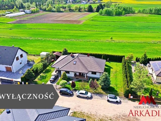 Polecam przestronny dom 118 m² z garażem w Bogucinie