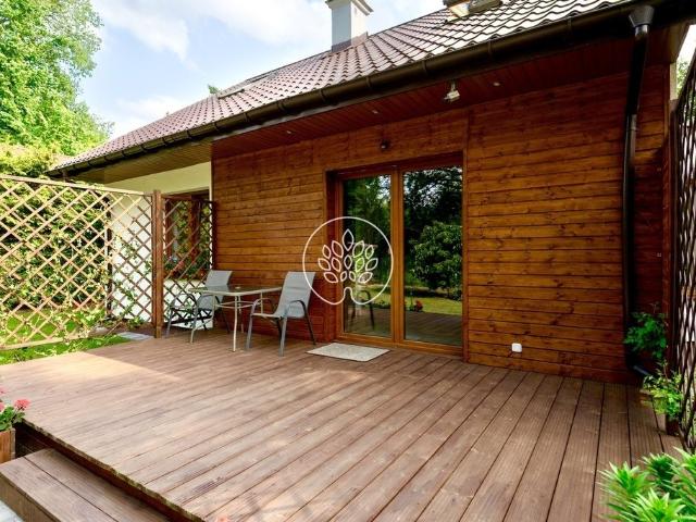 Do sprzedania przestronny dom 130 m² z tarasami i garażem