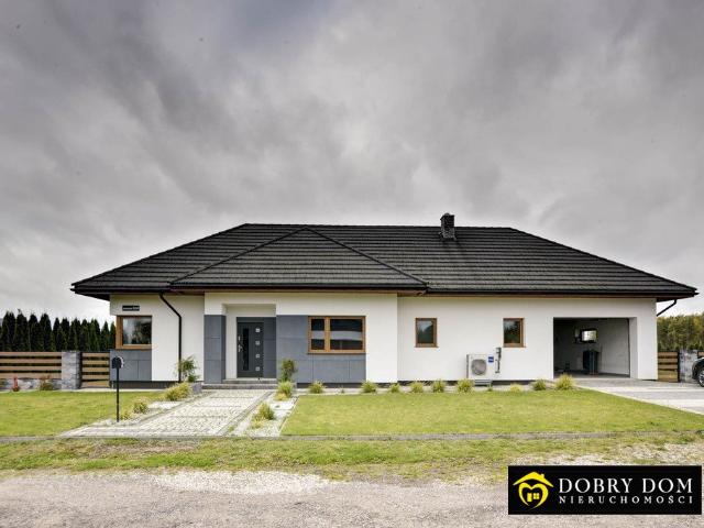 Polecam przestronny dom 138 m² z garażem i ogrodem w Anusinie