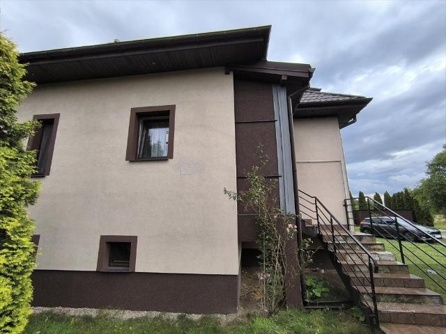 Dom 200 m² z dużą działką 2000 m² w Błoniu 7 pokoi