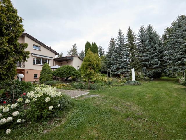 Przestronny dom 200 m² z ogrodem i stawami polecam!
