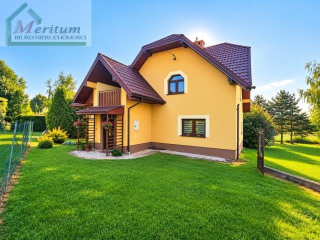 Polecam przestronny dom 203 m² z kominkiem i tarasem w Świerzowej Polskiej