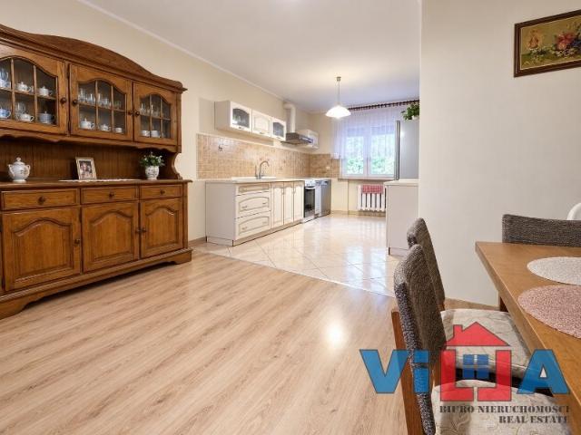 Polecam przestronny dom 213 m² z 8 pokojami w Zielonej Górze