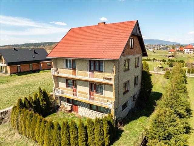 Polecam przestronny dom 223 m² z dużą działką 1132 m² w Lipnicy Wielkiej