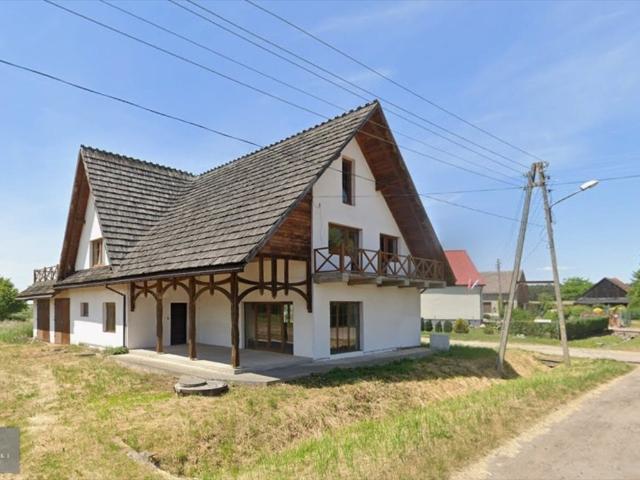 Polecam przestronny dom 240 m² na dużej działce 72 arów w Smogorzowie