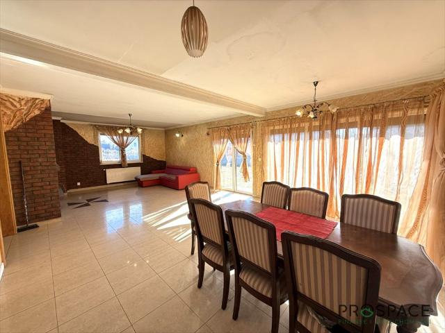Polecam przestronny dom 271 m² z dużą działką w Książu Śląskim
