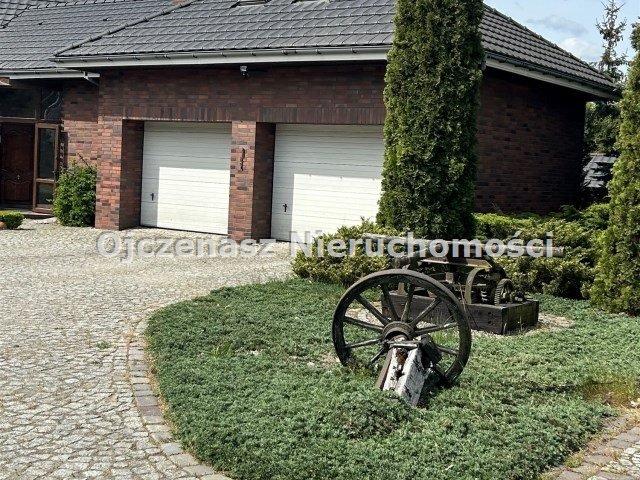 Polecam przestronny dom 277 m² z dwoma stawami w Niemczu